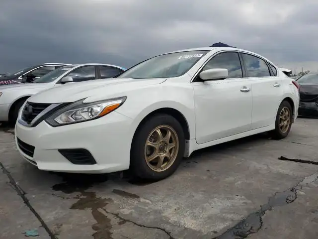 Nissan Altima 2018 1N4AL3AP4JC136565