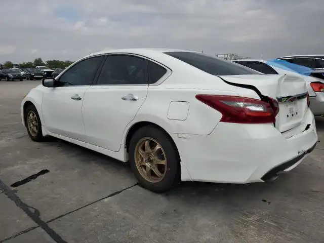 Nissan Altima 2018 1N4AL3AP4JC136565