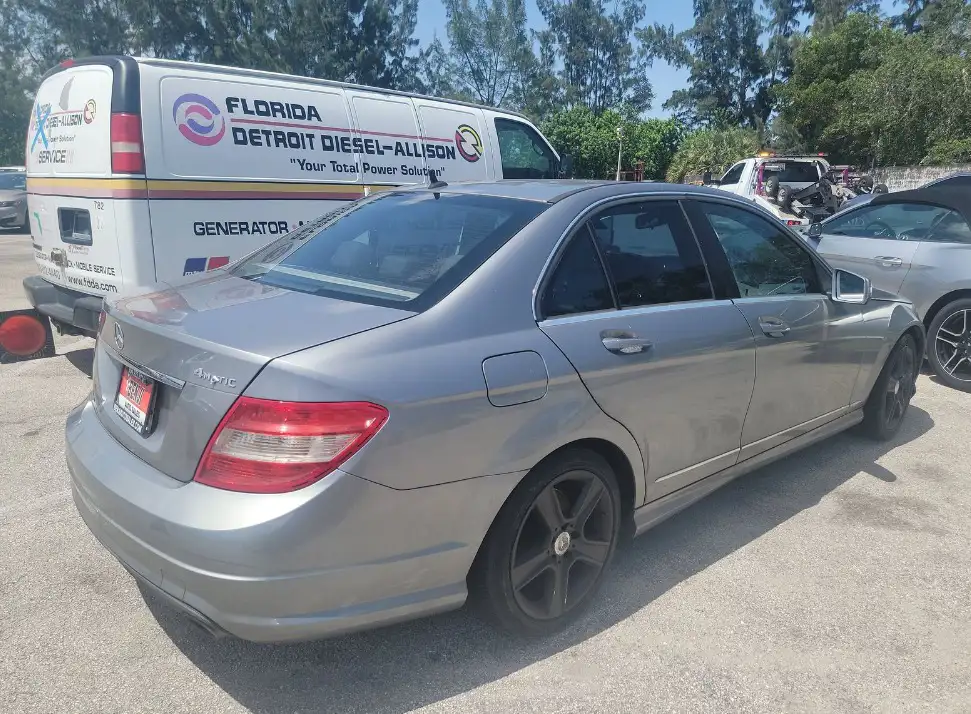 2010 MERCEDES-BENZ C-300 WDDGF5EB3AA397516